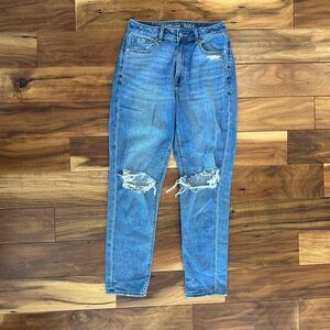 American Eagle Comfort Stretch Waist Mom Jean size 4